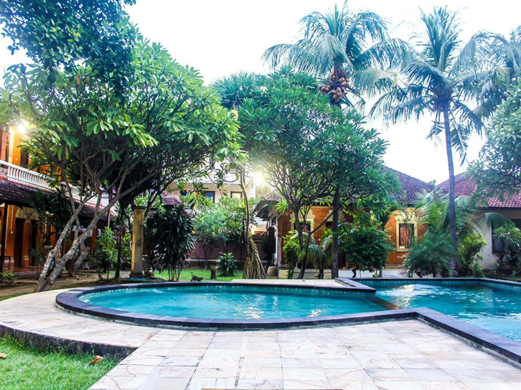 Budhi Beach Inn Kuta Lombok Exterior foto
